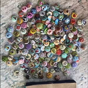 The Button Girl 200 new  pins